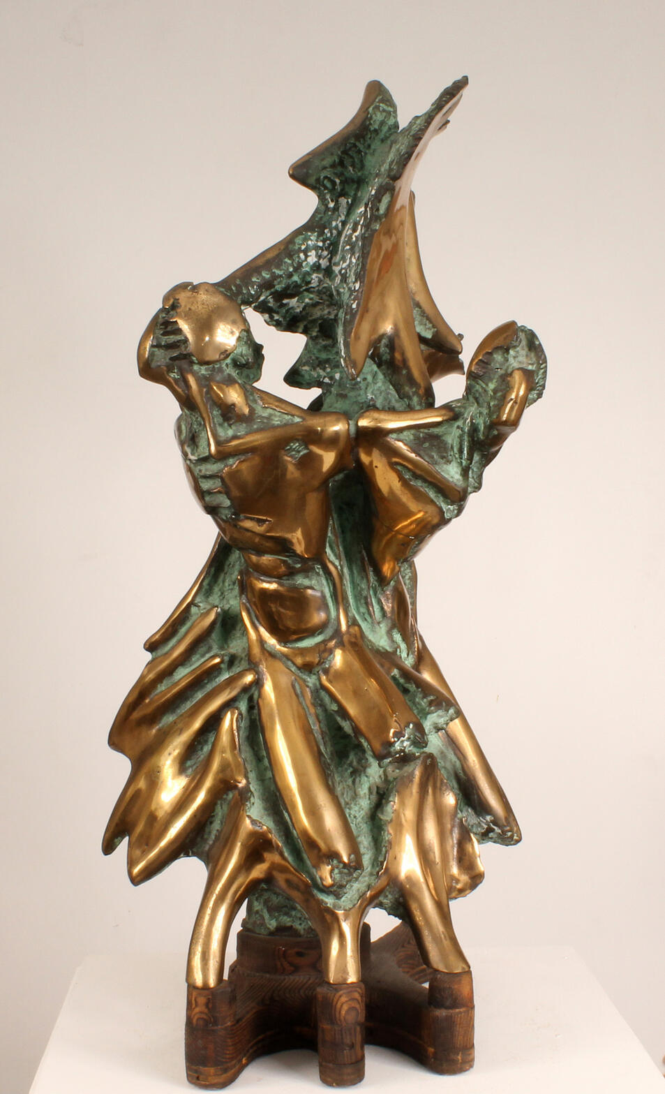 Scultura bronzo figure umane Max Squillace